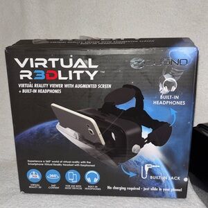 Black Virtual Reality Viewer with Built-in Headphones